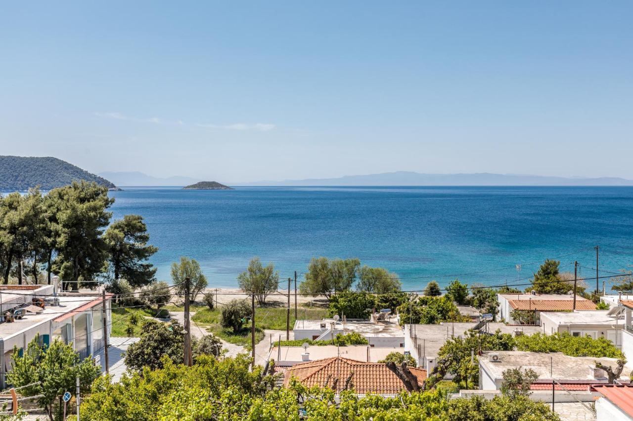 Lilian Beachfront Apartments Нео Кліма Екстер'єр фото