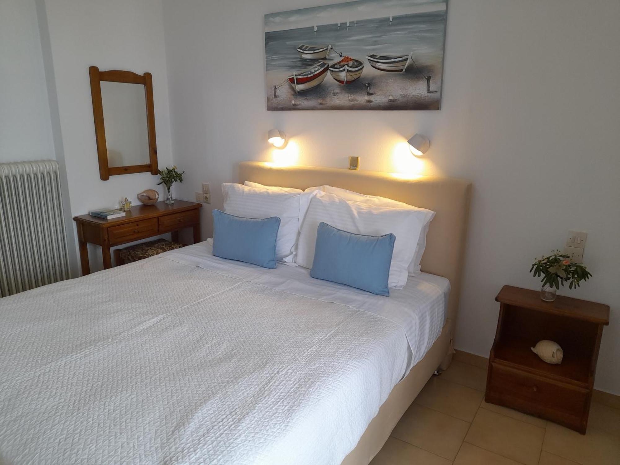 Lilian Beachfront Apartments Нео Кліма Екстер'єр фото