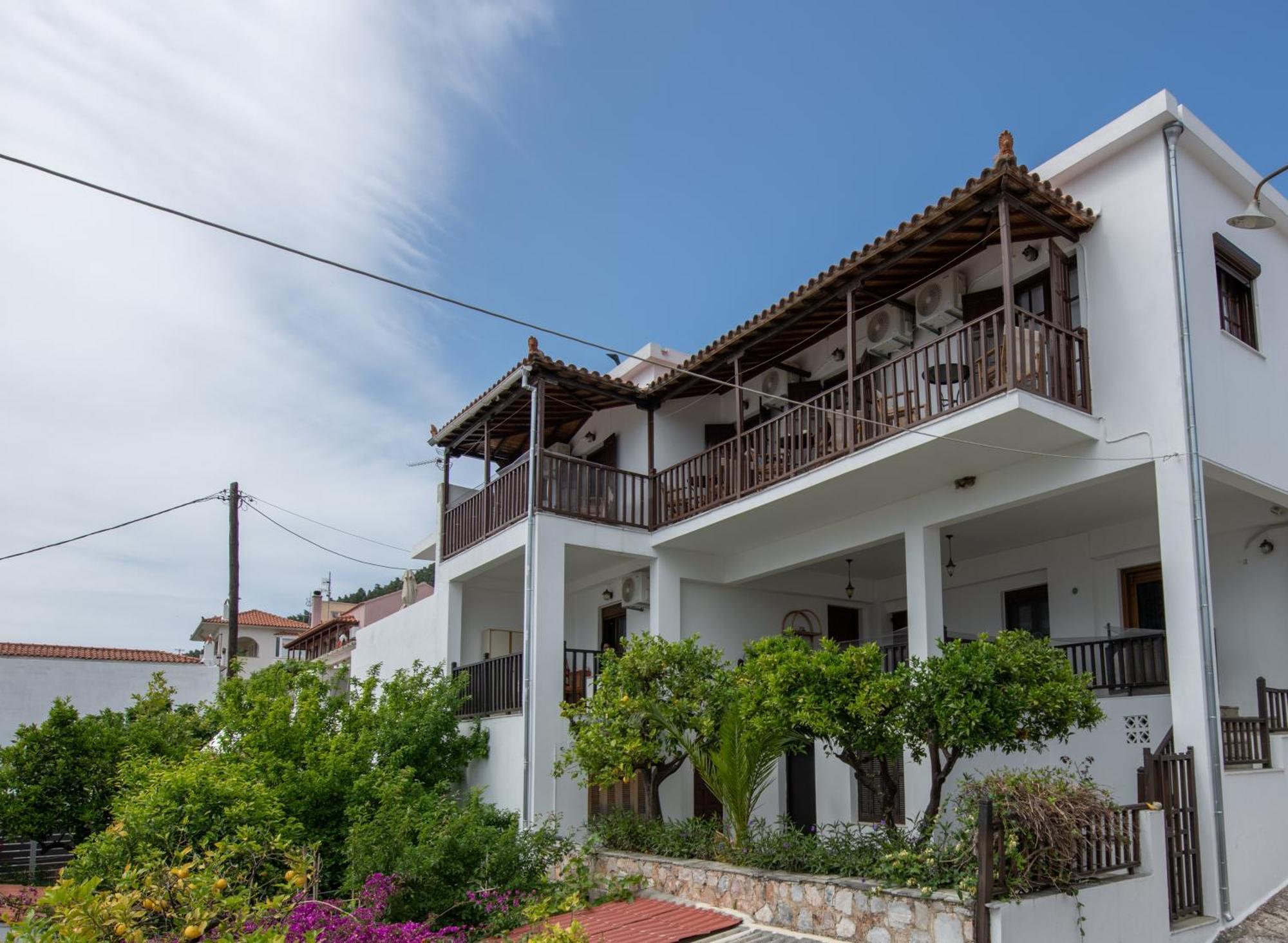 Lilian Beachfront Apartments Нео Кліма Екстер'єр фото