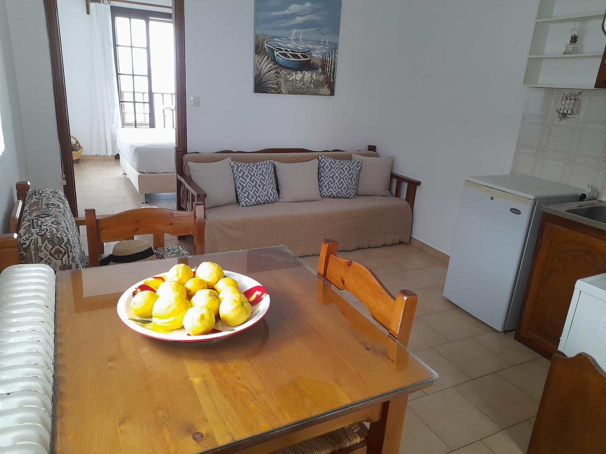 Lilian Beachfront Apartments Нео Кліма Екстер'єр фото